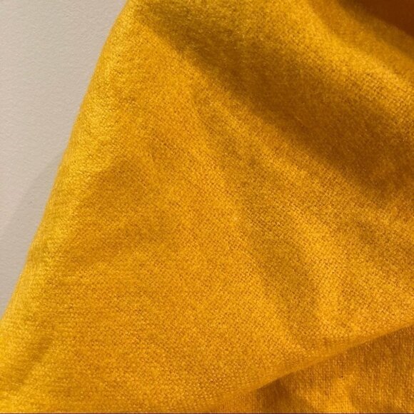 GAP Scarf NWT  Buttery Soft Warm Yellow W/ Fringe - Picture 5 of 5
